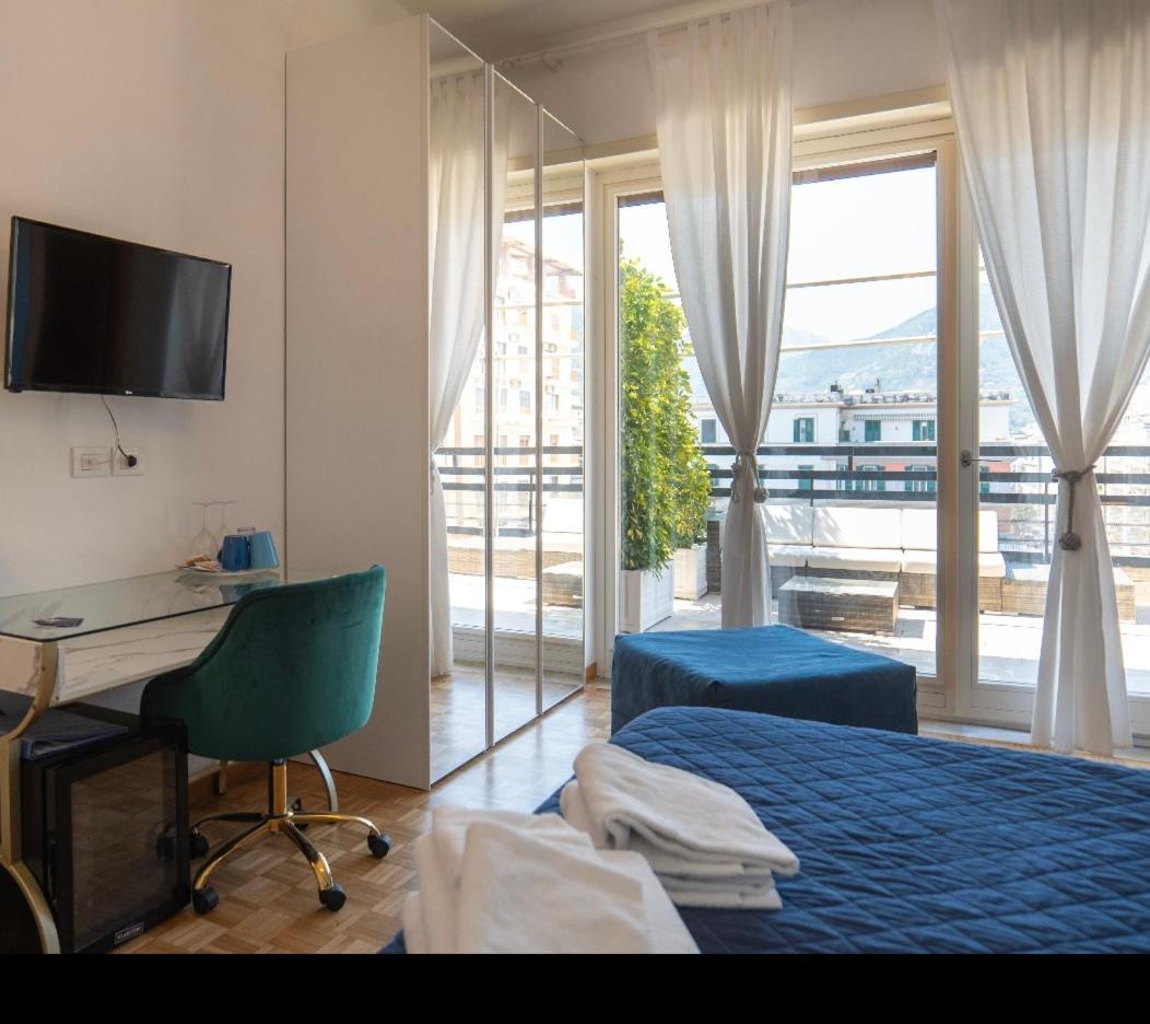 Mareluna Penthouse - Luxury Bed & Breakfast